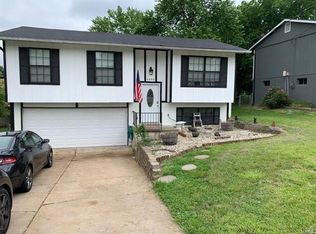 2666 Elm Dr, Arnold, MO 63010