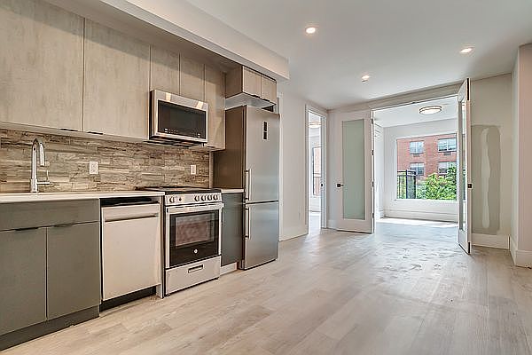 1st image of 324 E 116th St #5C