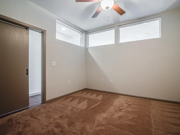 Marvel Apartments — Photo 37