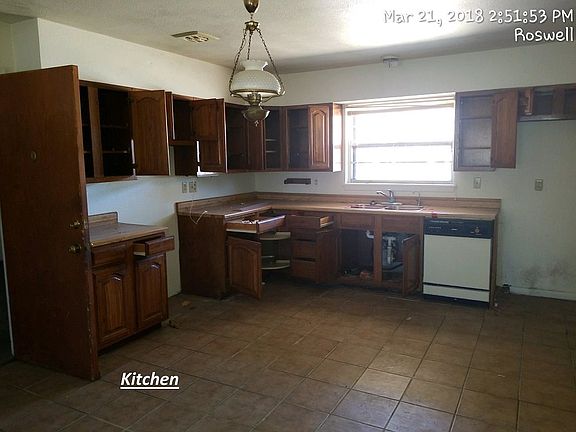 3rd image of 306 N Kansas Ave