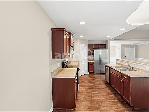4th image of 24 Wesleyan Dr