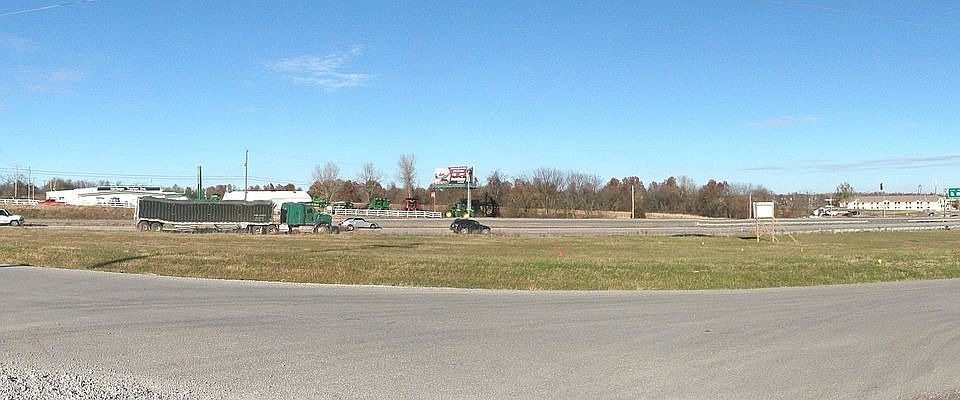 2nd image of Cantrell Rd
