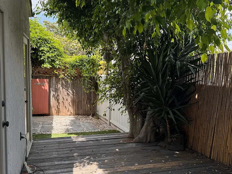 245 7th Ave — Photo 19