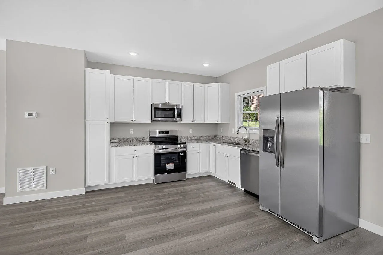 4 bed, 3.5 bath, 1800 sqft, $2,425 — Photo 3
