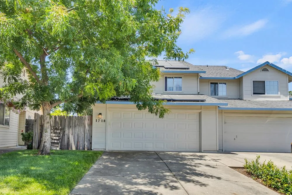 1718 Wildflower Cir photo 1