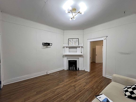 5th image of 426 W King St #A