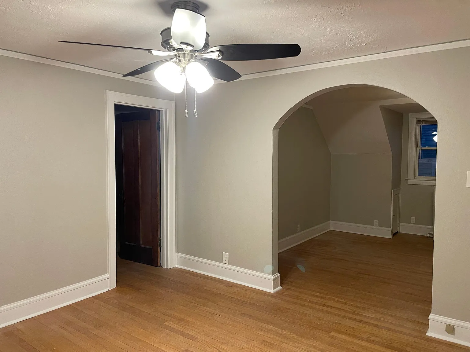 232 S Central Ave — Photo 3