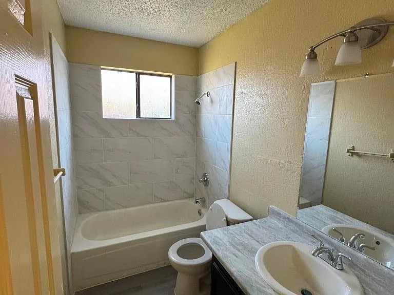 2404 Bluebonnet Dr — Photo 17