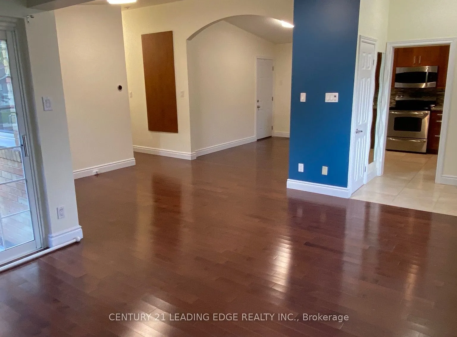 3 bed, $2,980 — Photo 2