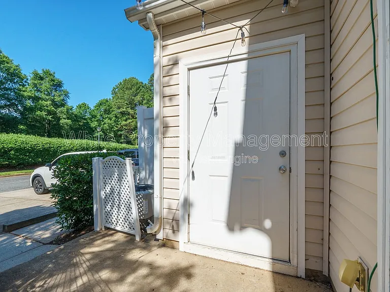 11339 Dundarrach Ln — Photo 32