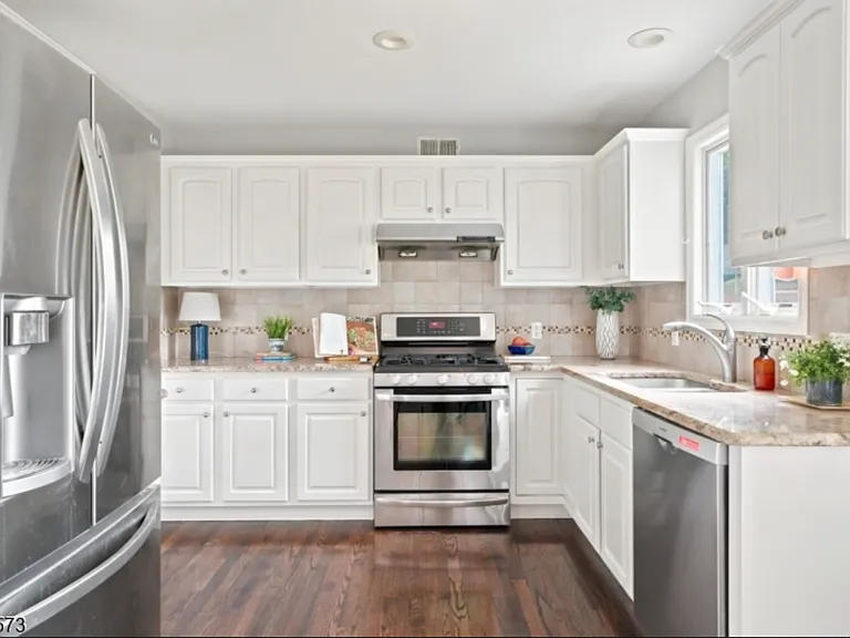 169 Broad St — Photo 11