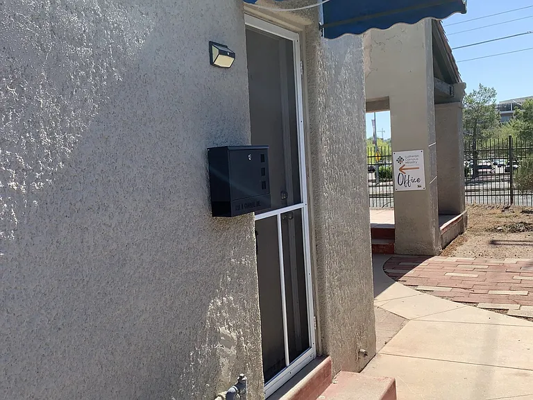 1200 N Campbell Ave — Photo 1