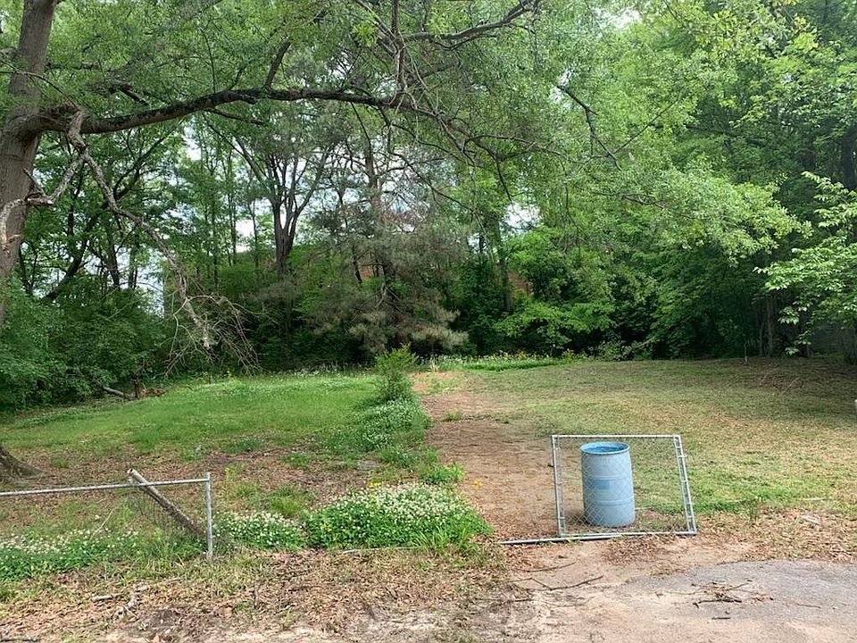 2nd image of 206 Dozier St