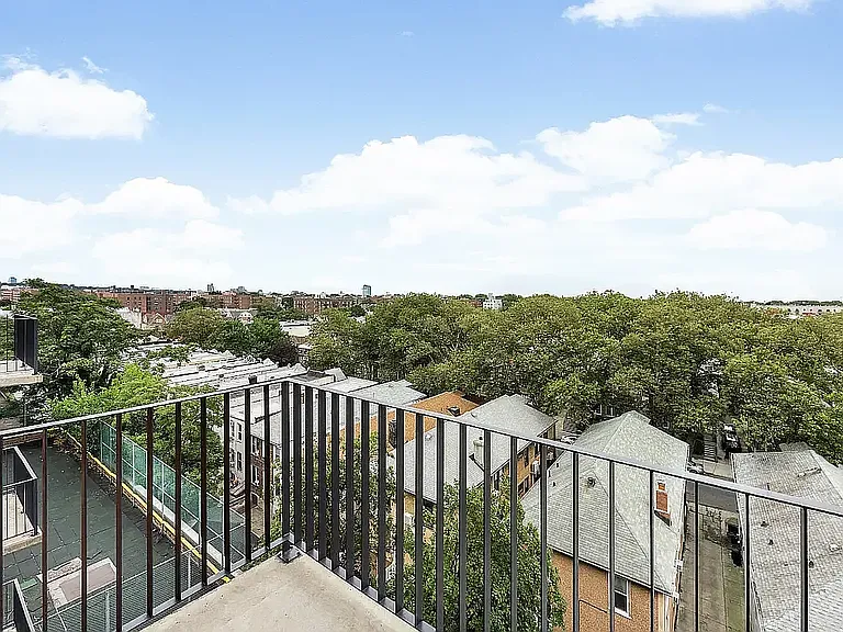 567 Ocean Pkwy #2E — Photo 1