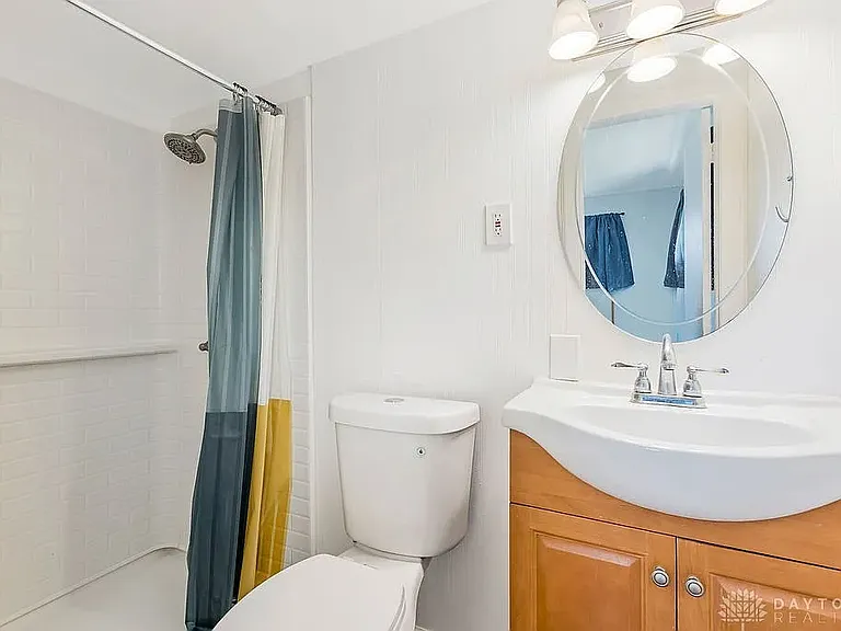2090 Mattis Dr — Photo 15