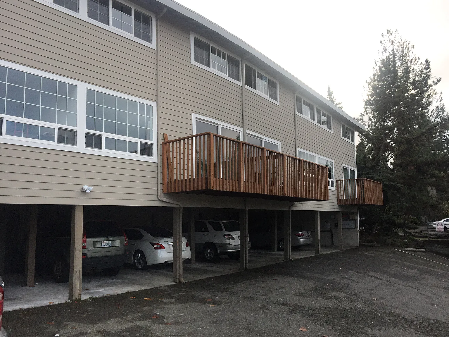 3 bed, 1.5 bath, 1200 sqft, $2,900 — Photo 3