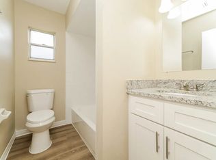 860 Valley Hill Dr, Brandon, FL 33510