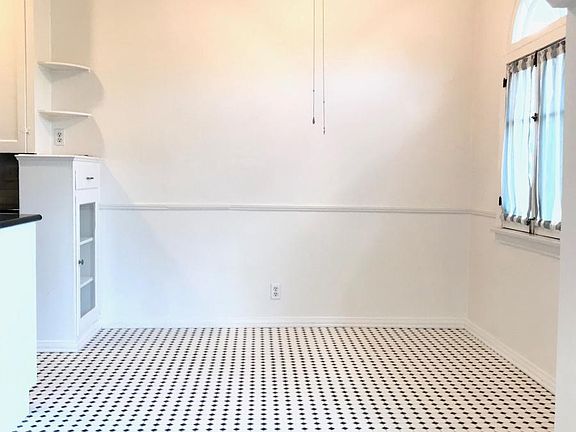 3rd image of 865 S Shenandoah St APT 102