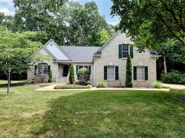 121 Tern Ct, Yorktown, VA 23692