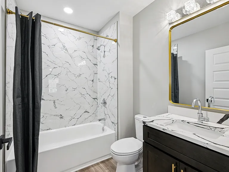 The Tucker Luxury Apartments — Photo 43