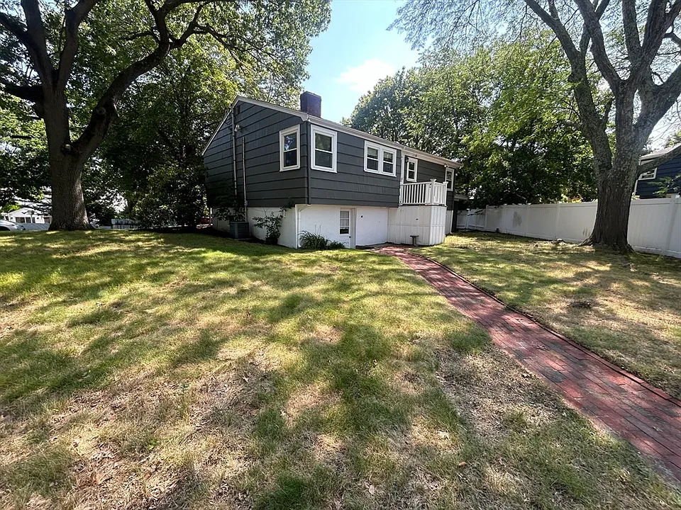 53 Dickson Ave
