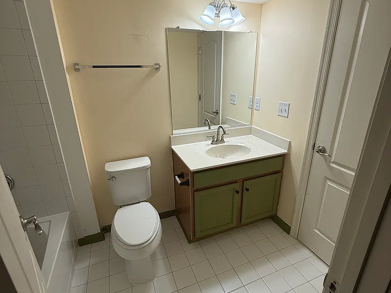 1 Augustine Dr — Photo 17