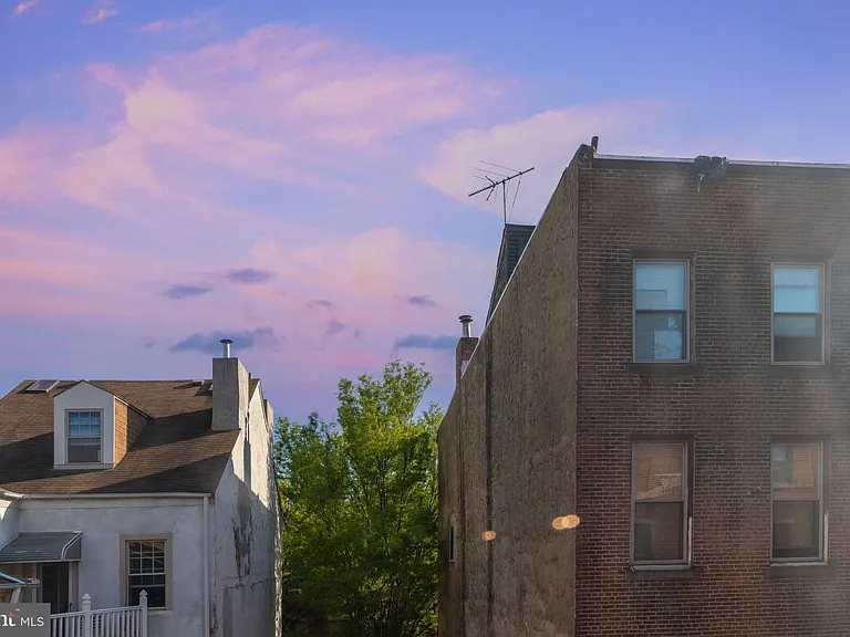 209 N 3rd St #3B — Photo 20