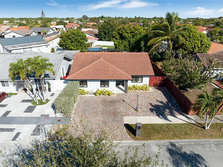 14517 SW 98th Ter — Photo 32