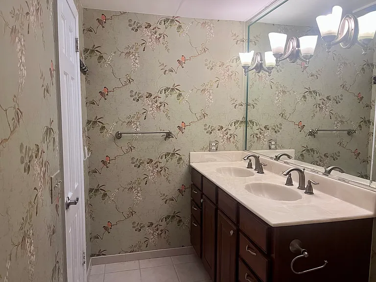 4625 Hoylake Dr — Photo 9
