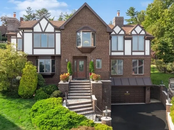 44 Jani Ct, Clifton City, NJ 07013