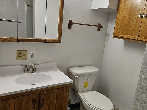 5th image of 208 W 2nd St #208B