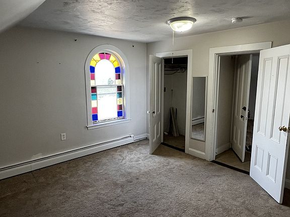 5th image of 141 Maple St APT 3