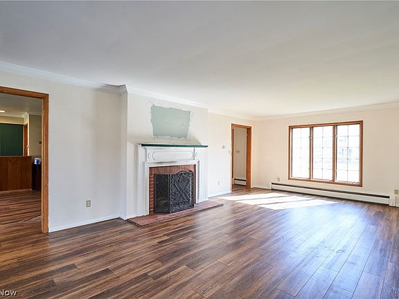2nd image of 3614 Oak Rd