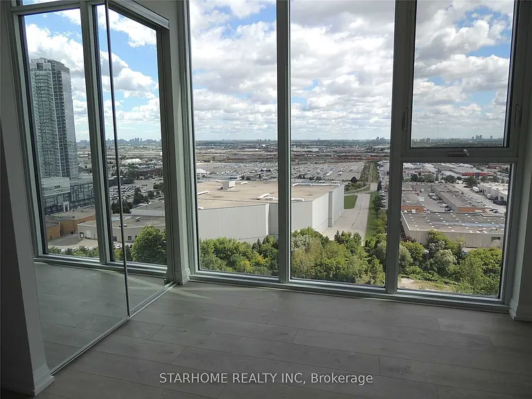 7895 Jane St #2015 — Photo 11