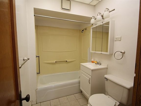 5th image of 4827 W Gunnison St #1