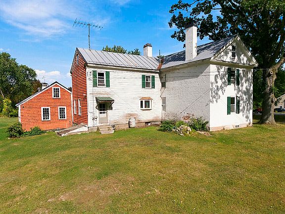 5th image of 323 Augusta Road