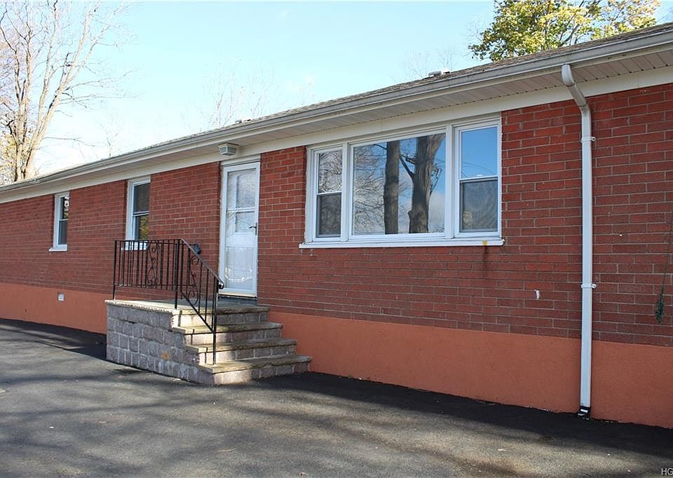 1st image of 237 Underhill Ave #2