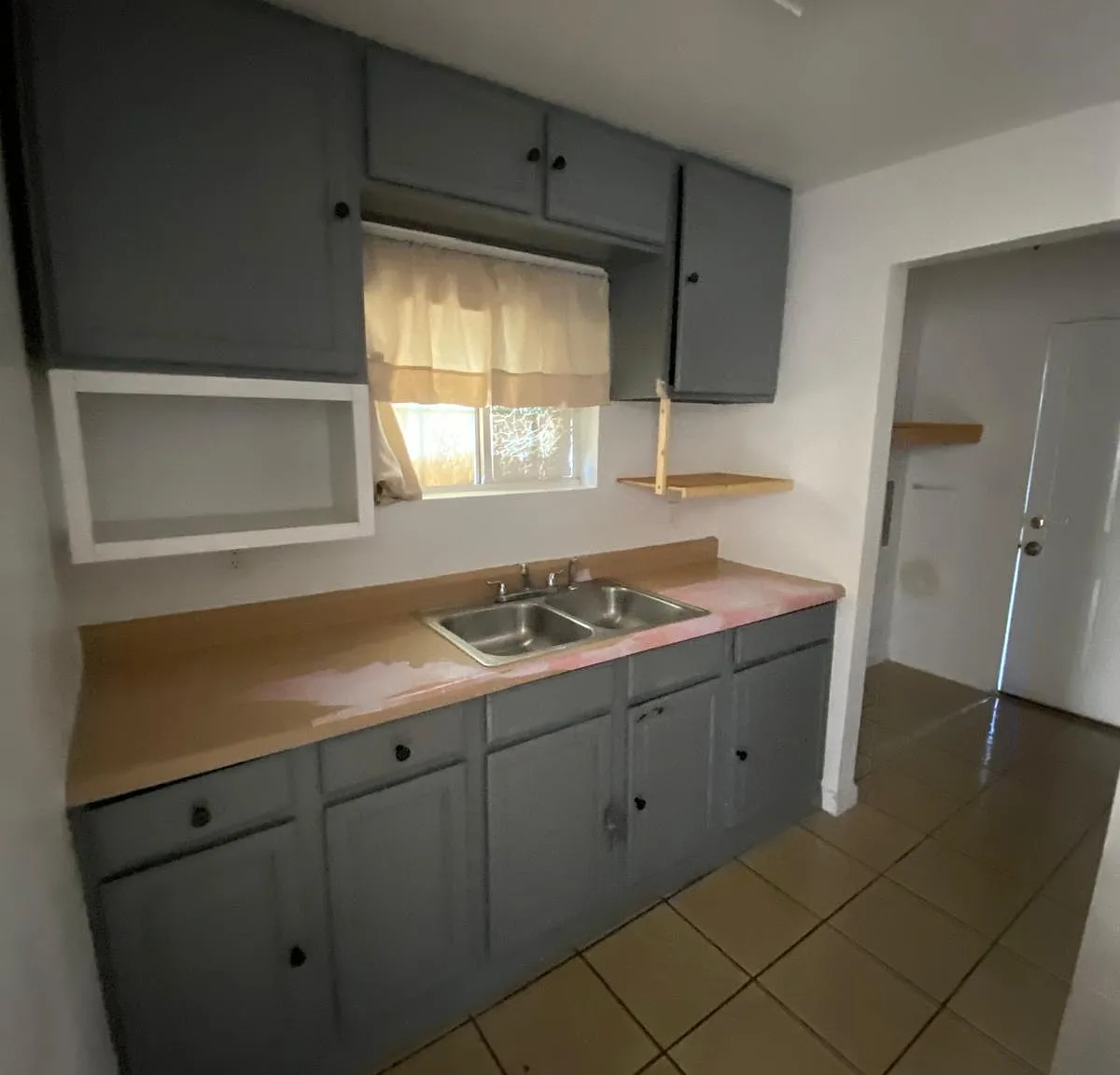 1025 Kenwood Avenue - 1031 — Photo 2