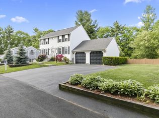 51 Oak Rd, Tewksbury, MA 01876