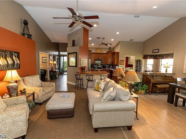 9411 Old Hickory Cir — Photo 3