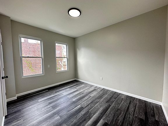 4th image of 133 Stevens Ave #2E