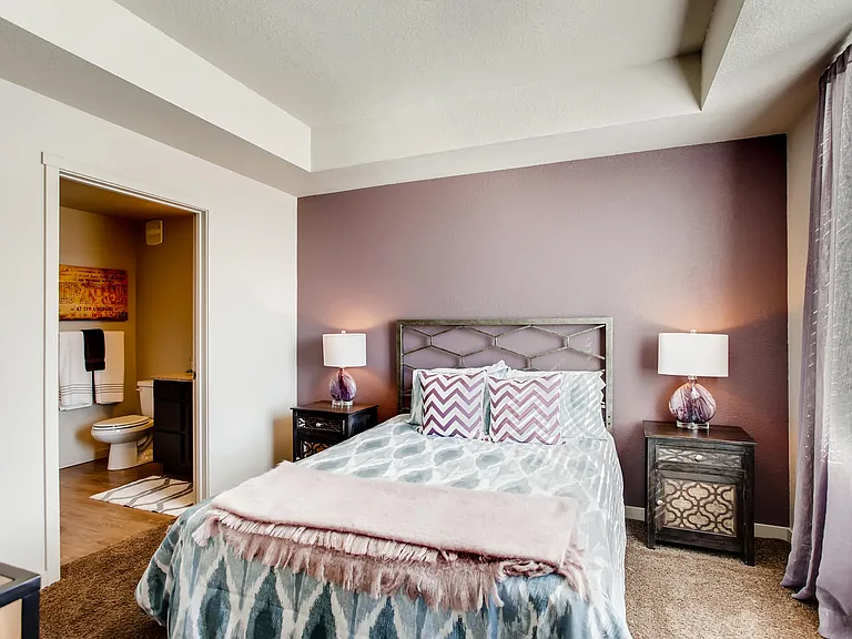 Legend Flats | Evans, CO Apartments