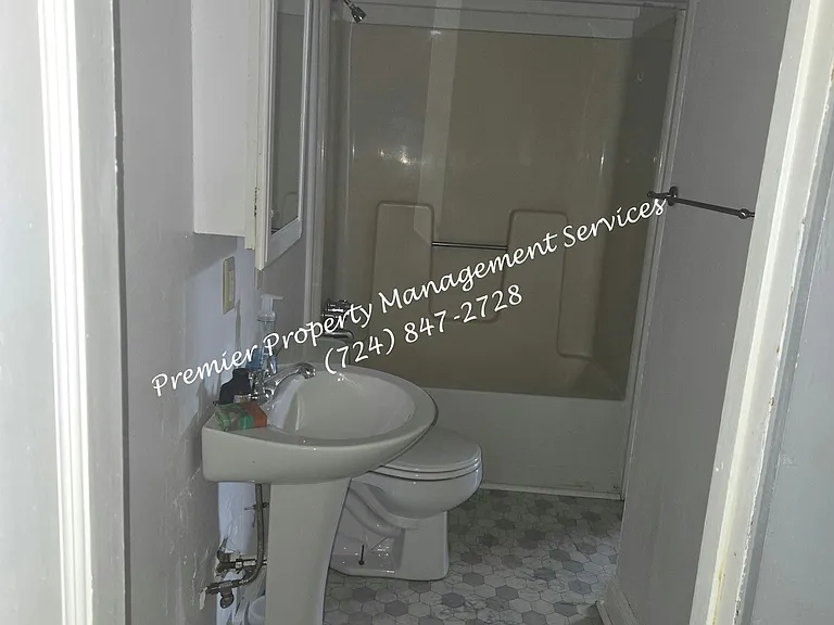 522 W Madison Ave #1 — Photo 14