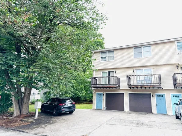 11 W Bowers St APT 7, Lowell, MA 01854