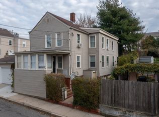 89 Oak St, Fall River, MA 02720