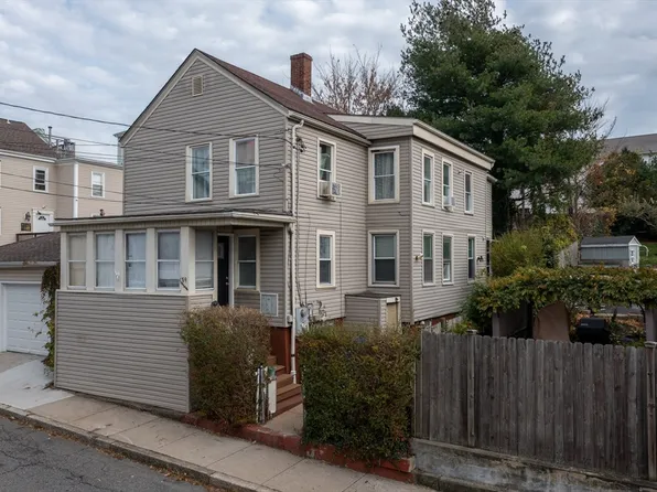 89 Oak St, Fall River, MA 02720
