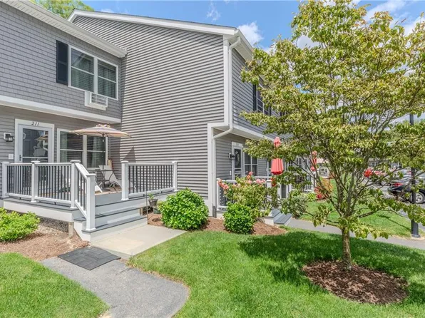 200 Post Rd APT 211, Warwick, RI 02888