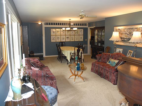 5th image of 1004 E Rebecca St