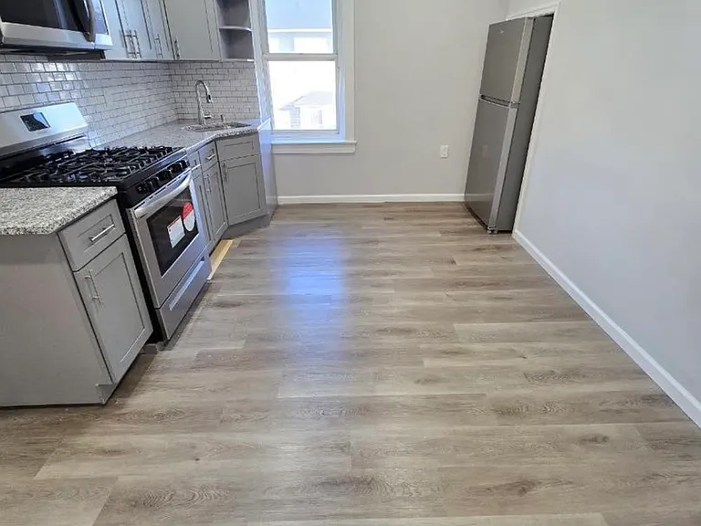 1516 68th Ave — Photo 5