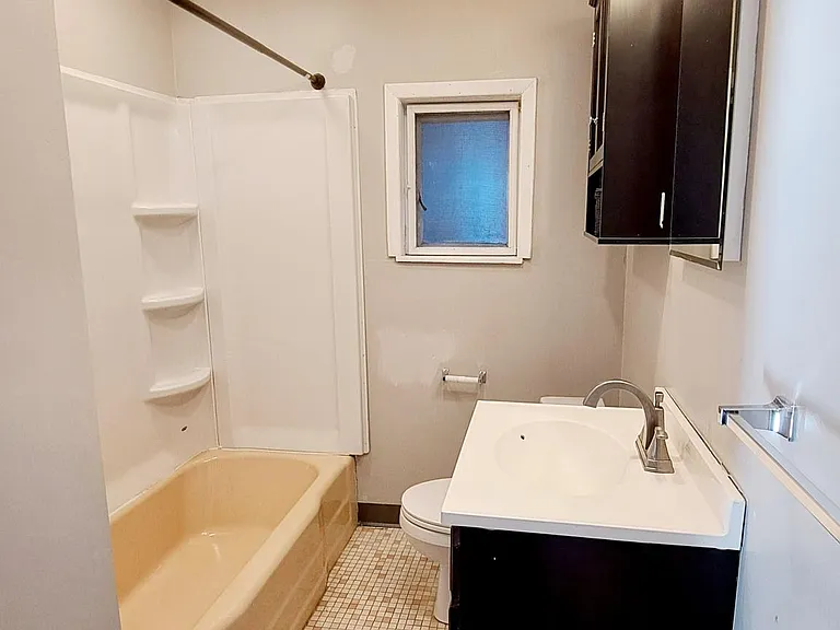 5950 Phillips Ave — Photo 12